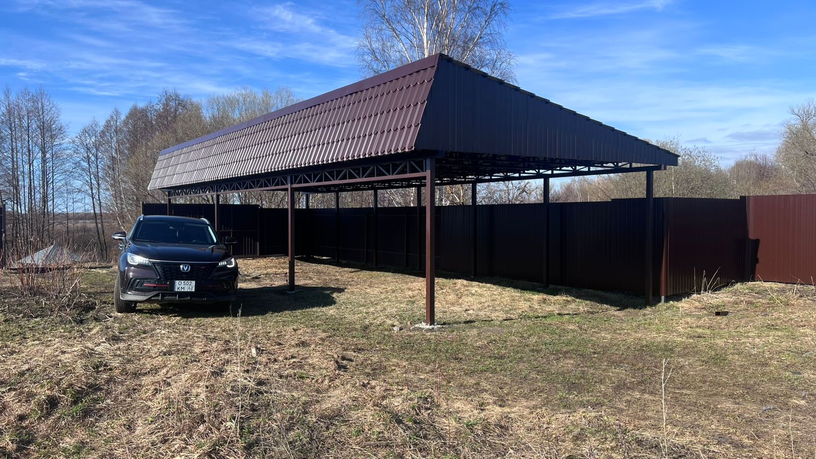 Двускатный металлический навес